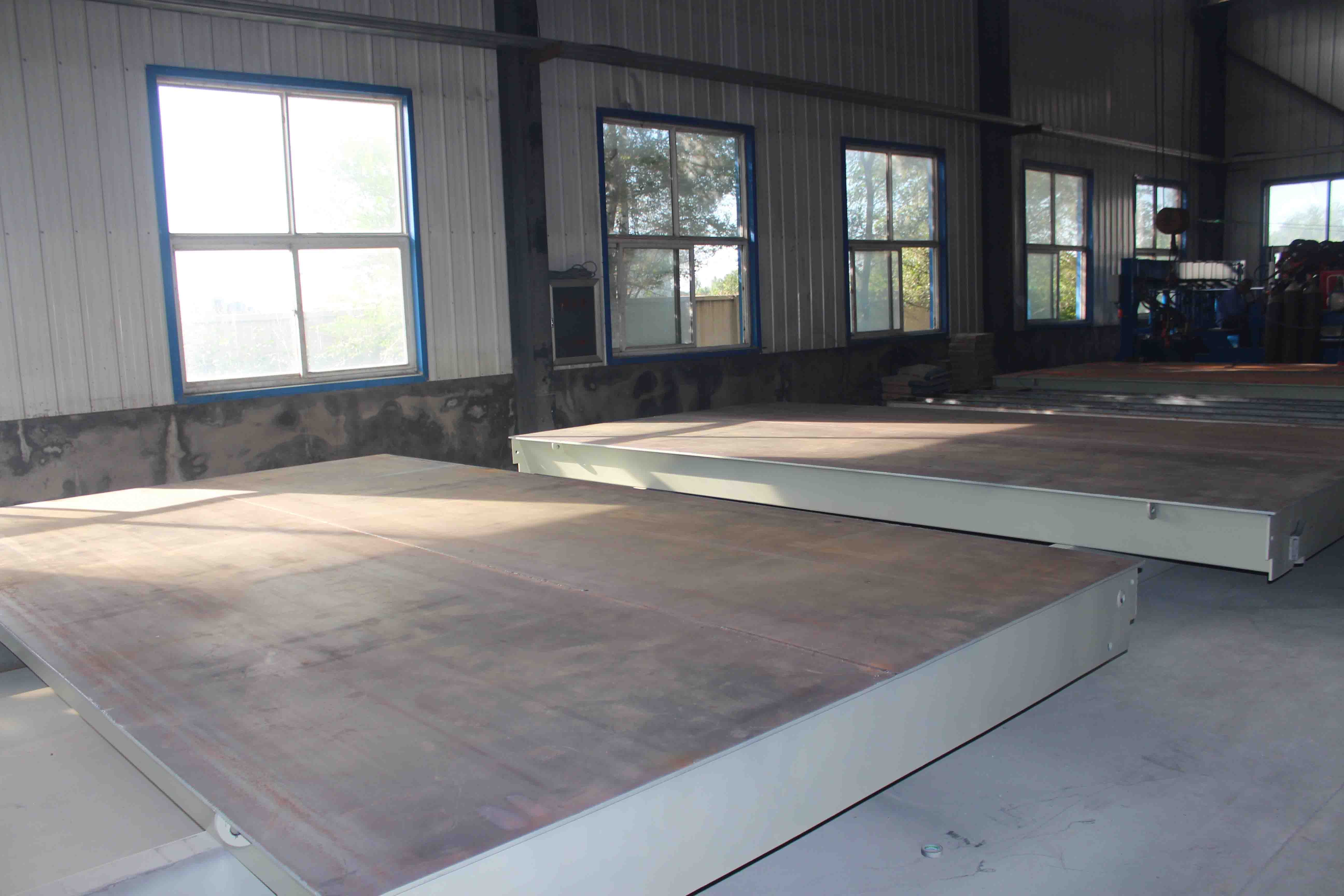 地磅的生產(chǎn)工藝有何區(qū)別？如何判斷生產(chǎn)工藝是好還是壞，一起看看鞍山地磅怎么做！